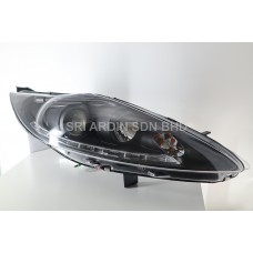 Ford Fiesta 10-13 Black Projector Headlamp w LED